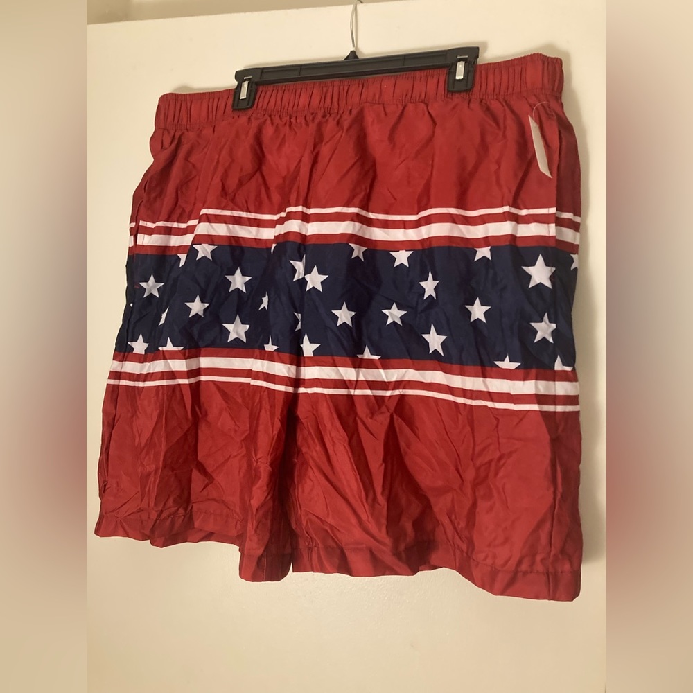 Brand new with tags mens 2XL patriotic Stars and Stripes swimming trunks